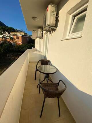 Апартаменты Apartmani Kojić Бар Апартаменты-2