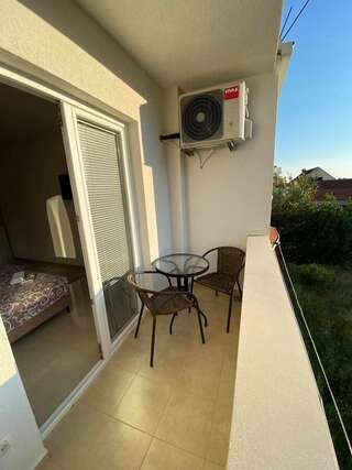 Апартаменты Apartmani Kojić Бар Апартаменты-4